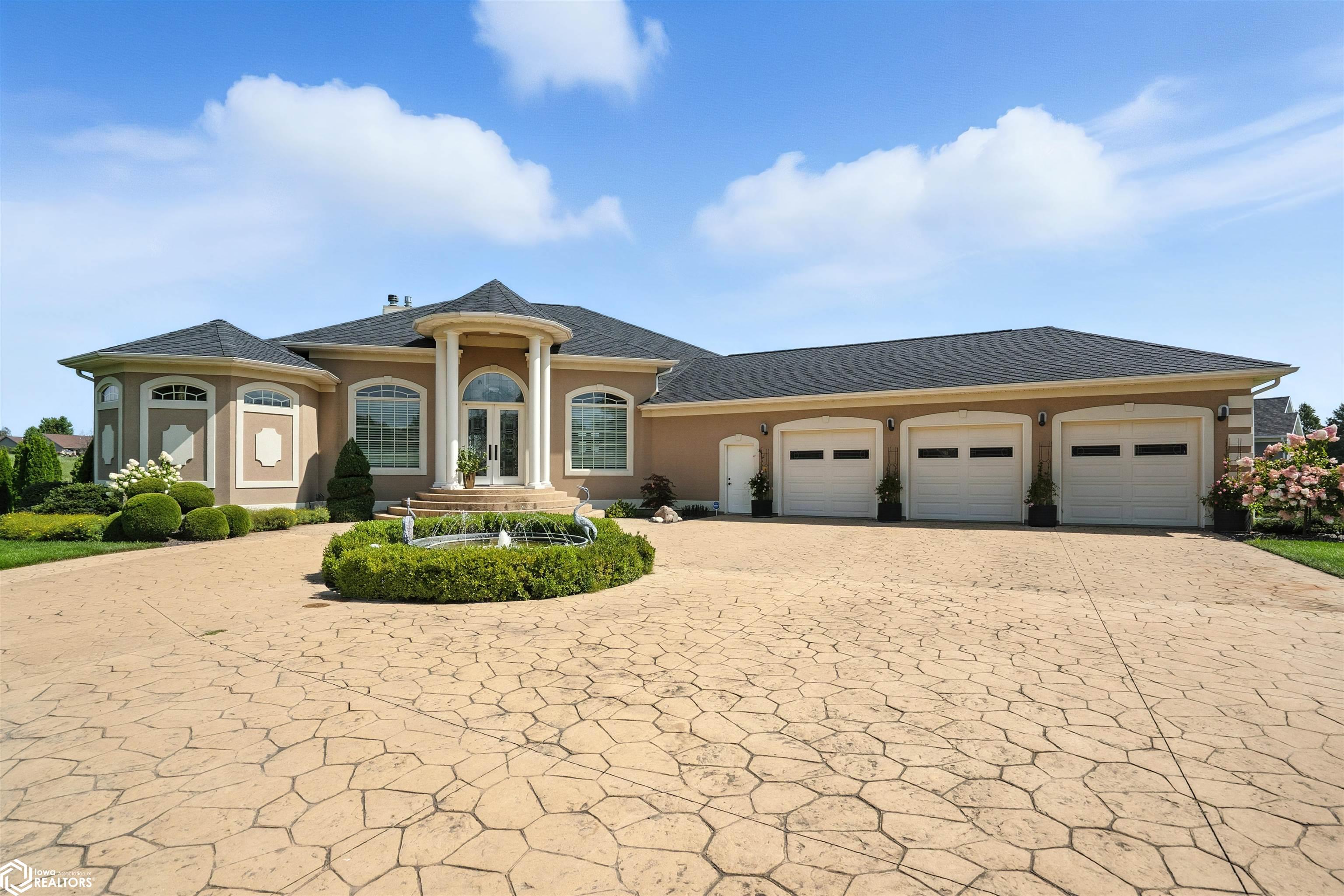 Burlington, Iowa, 52601, United States, 4 Bedrooms Bedrooms, ,5 BathroomsBathrooms,Residential,For Sale,1975547