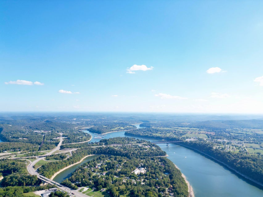 Somerset, Kentucky, 42501, United States, 5 Bedrooms Bedrooms, ,5 BathroomsBathrooms,Residential,For Sale,1975383