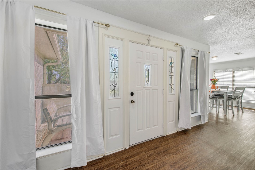 Bryan, Texas, 77802, United States, 3 Bedrooms Bedrooms, ,2 BathroomsBathrooms,Residential,For Sale,1975347