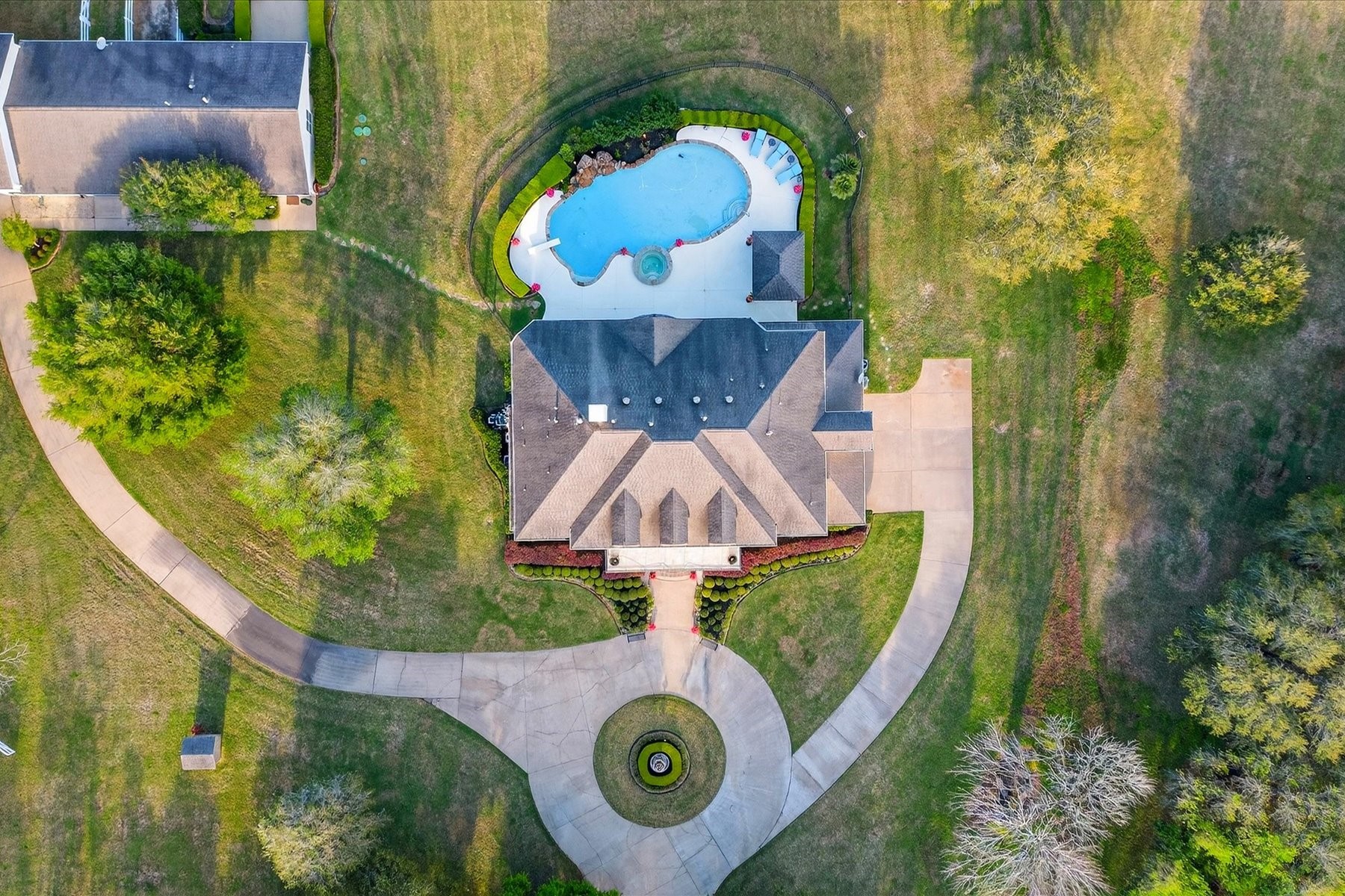  3622 River Forest Drive - 物件實景