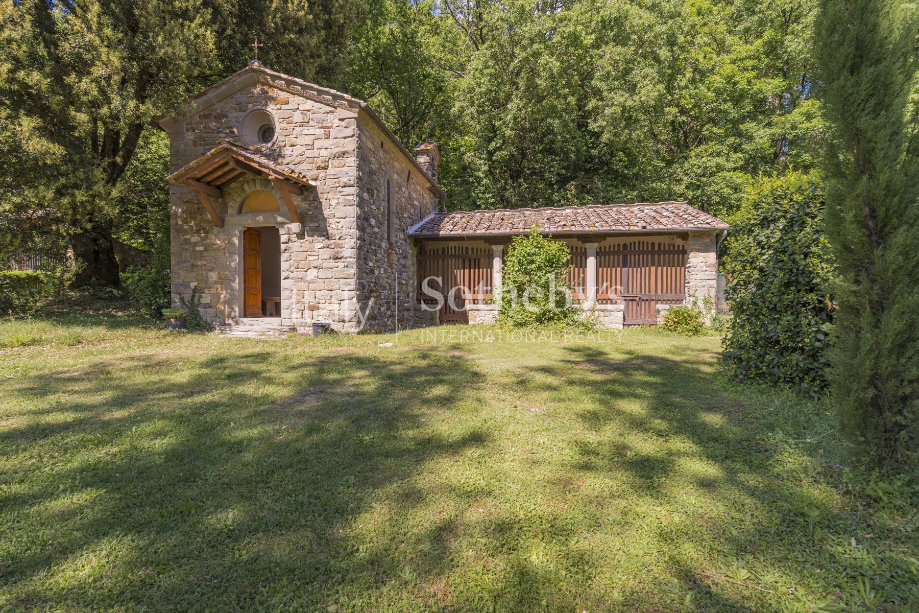  Prestigious estate with private pool - 物件實景