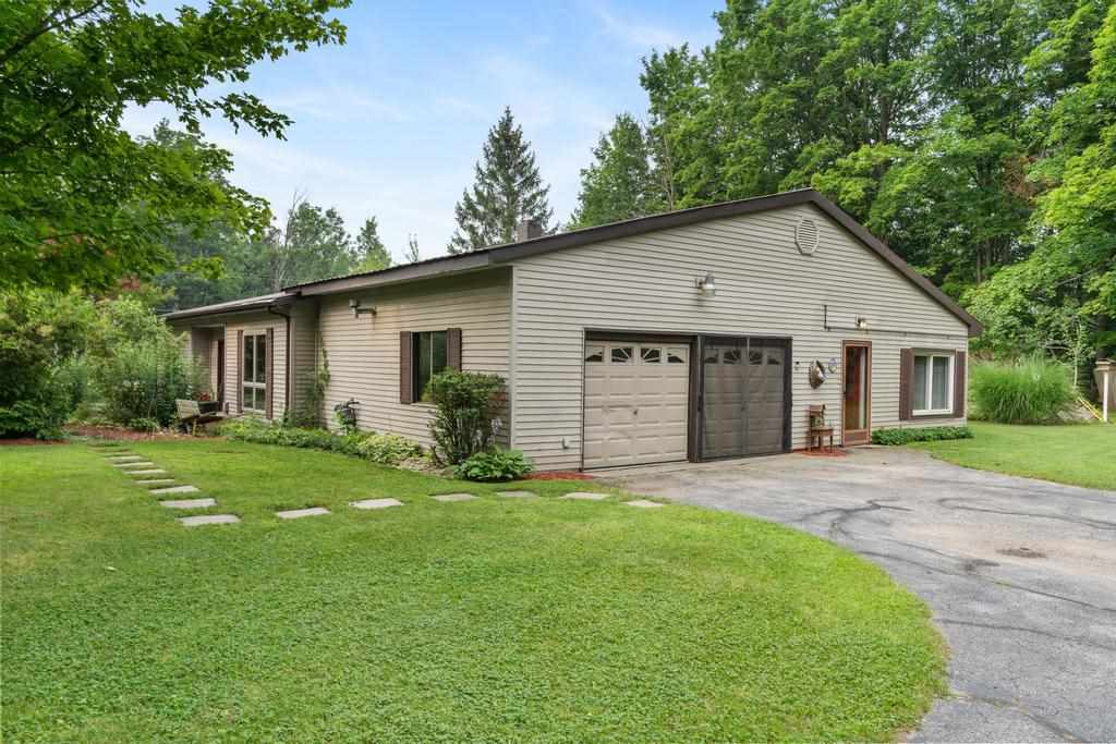 Charlevoix, Michigan, 49720, United States, 3 Bedrooms Bedrooms, ,2 BathroomsBathrooms,Residential,For Sale,1908367