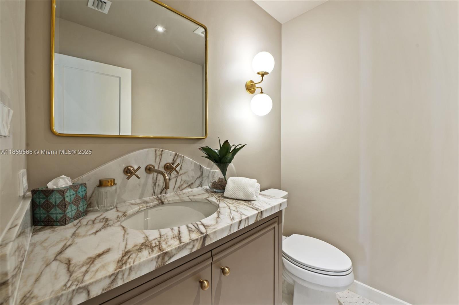 Miami, Florida, 33143, United States, 4 Bedrooms Bedrooms, ,4 BathroomsBathrooms,Residential,For Sale,1933110