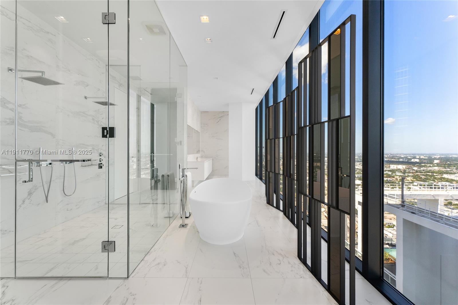 Miami, Florida, 33132, United States, 6 Bedrooms Bedrooms, ,7 BathroomsBathrooms,Residential,For Sale,1991375