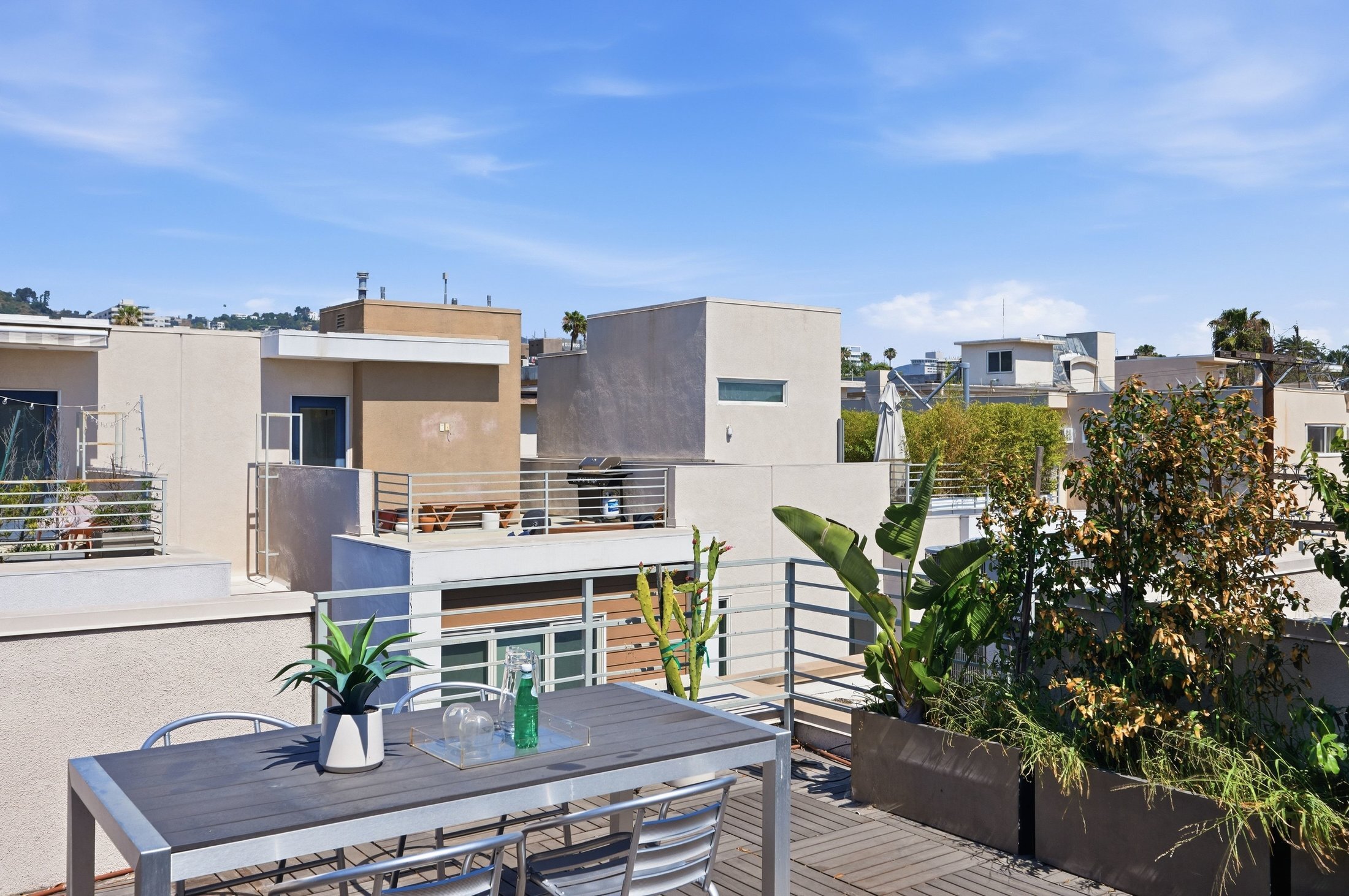  1400 North Fuller Avenue - 物件實景