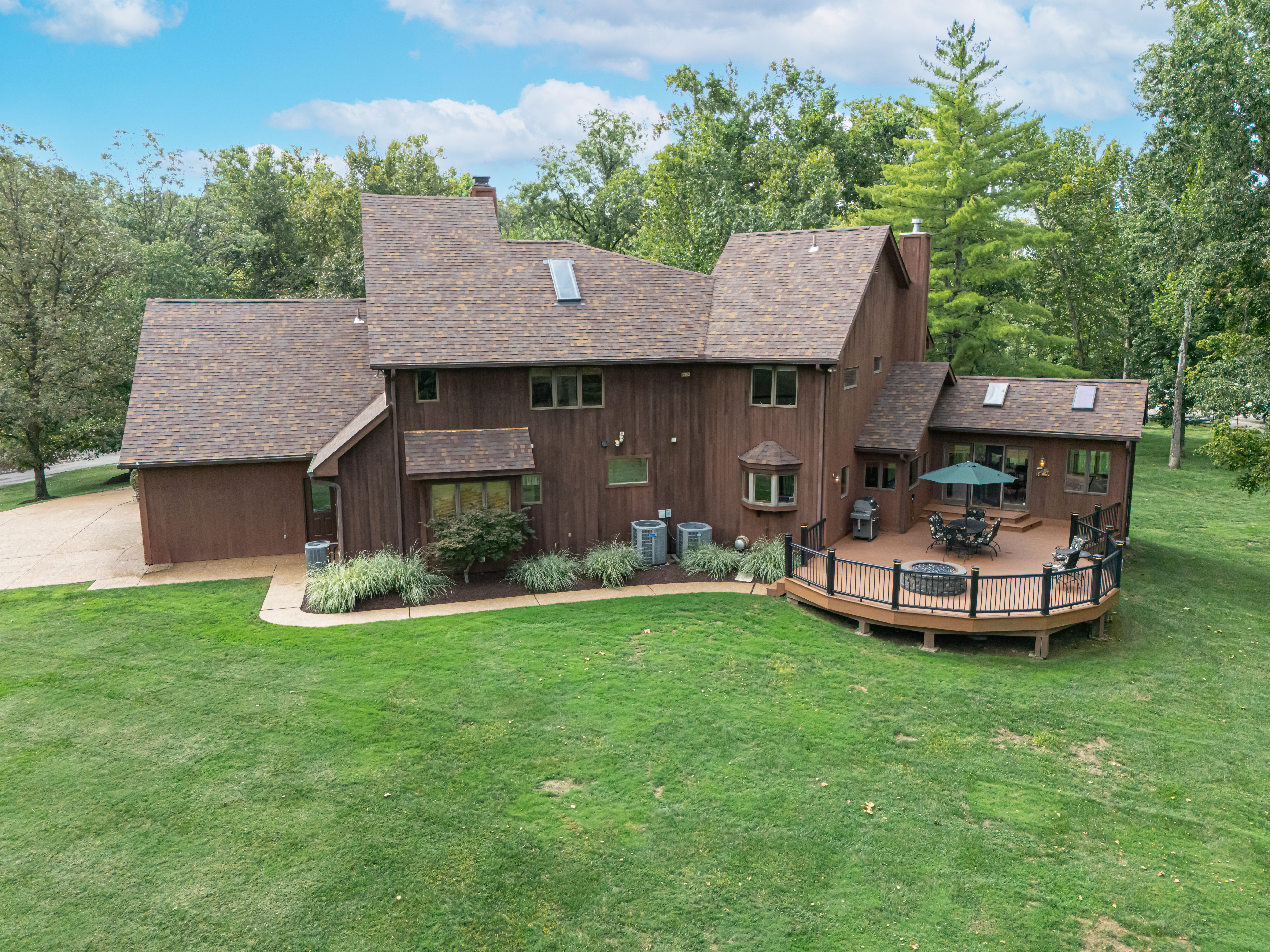  Light-Filled Contemporary on 2.35 Acres in Ladue - 物件實景