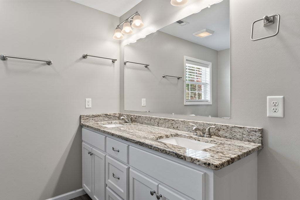 Blue Ridge, Georgia, 30513, United States, 3 Bedrooms Bedrooms, ,2 BathroomsBathrooms,Residential,For Sale,1987936