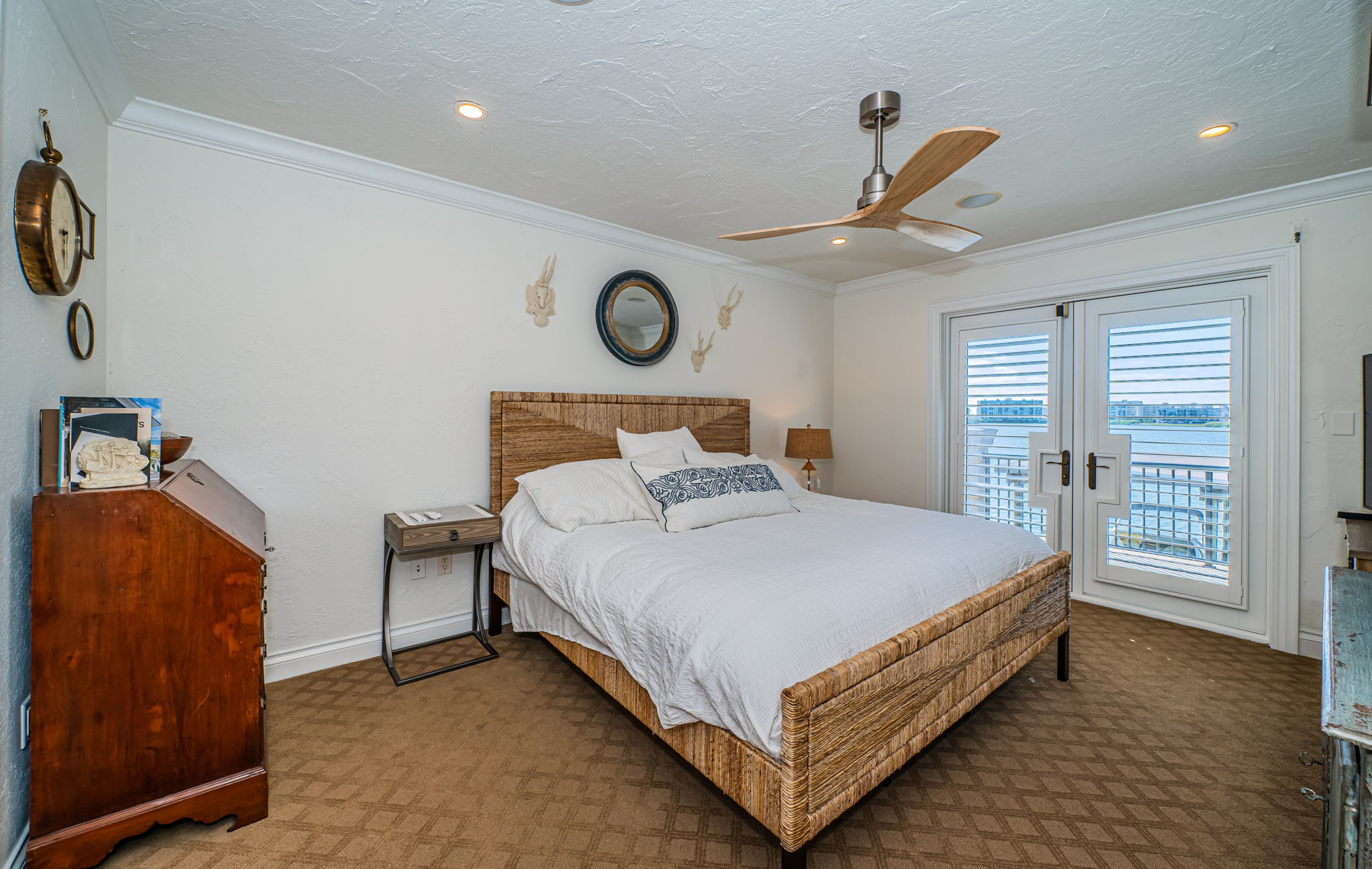 St Petersburg, Florida, 33707, United States, 5 Bedrooms Bedrooms, ,5 BathroomsBathrooms,Residential,For Sale,2007772