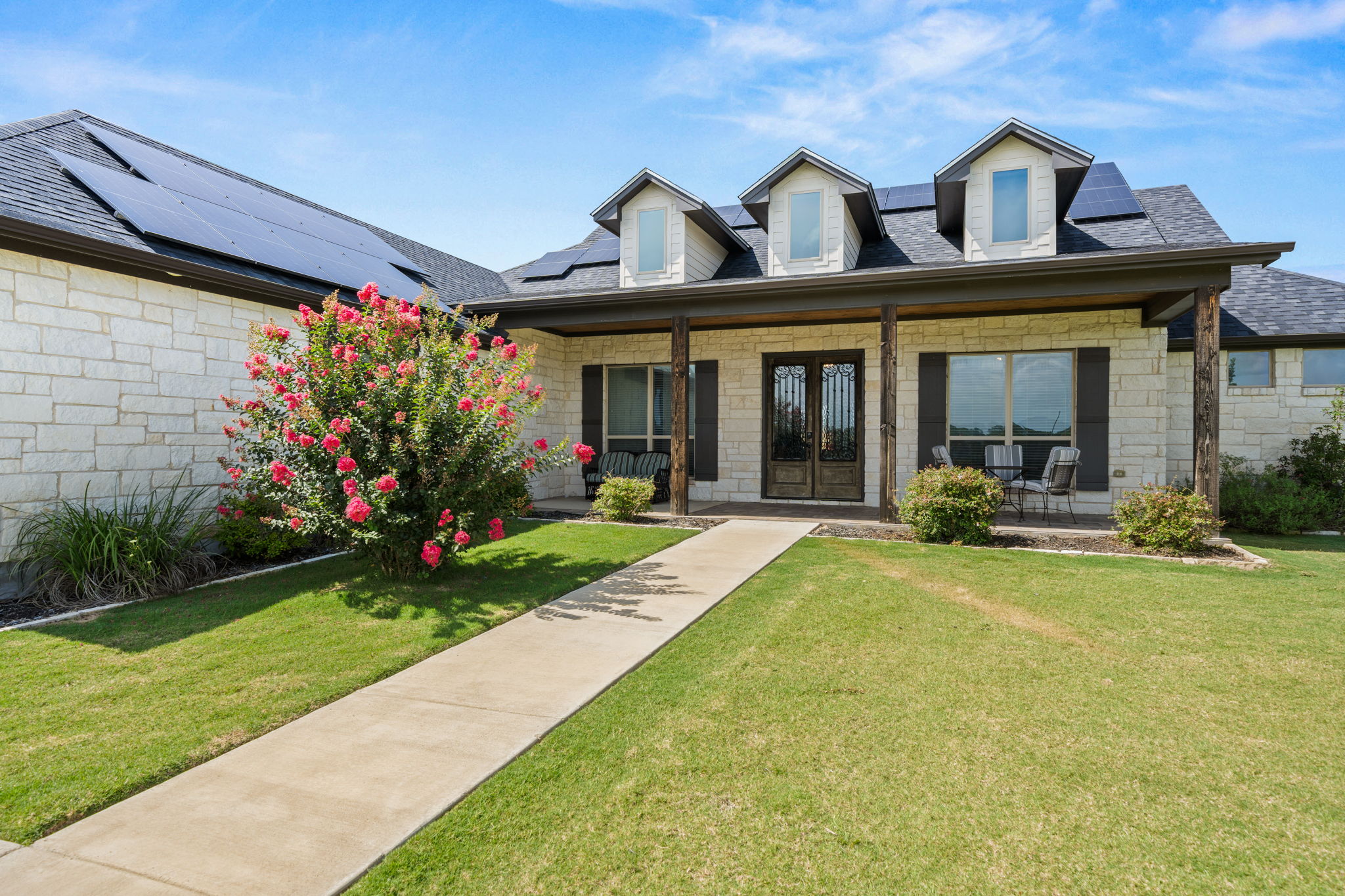  South Temple Home  Modern Comfort, Energy Efficent, All On .76/Acres - 物件實景
