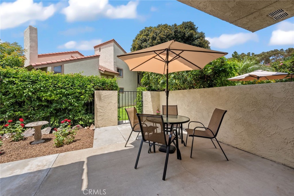 Huntington Beach, California, 92646, United States, 4 Bedrooms Bedrooms, ,3 BathroomsBathrooms,Residential,For Sale,1912576