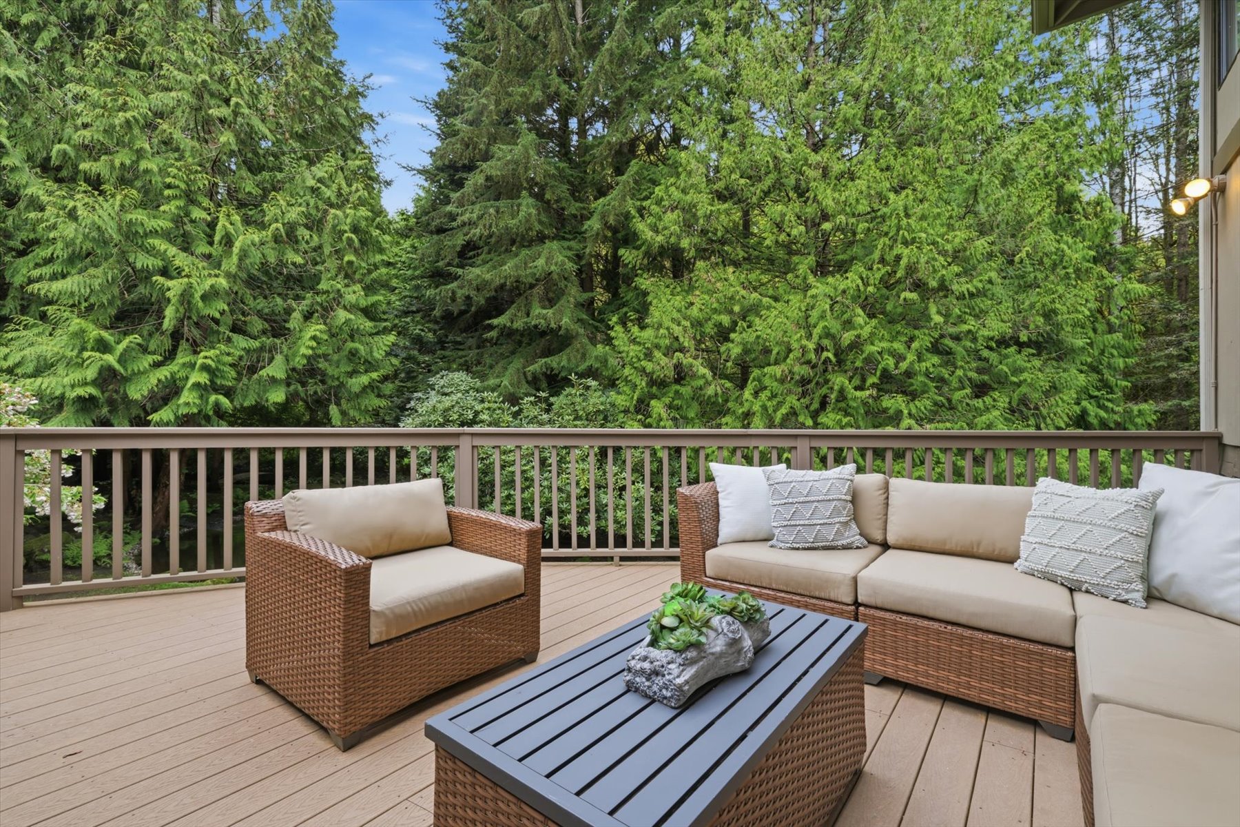  3531 NE 166th St, Lake Forest Park, WA 98155 - 物件實景