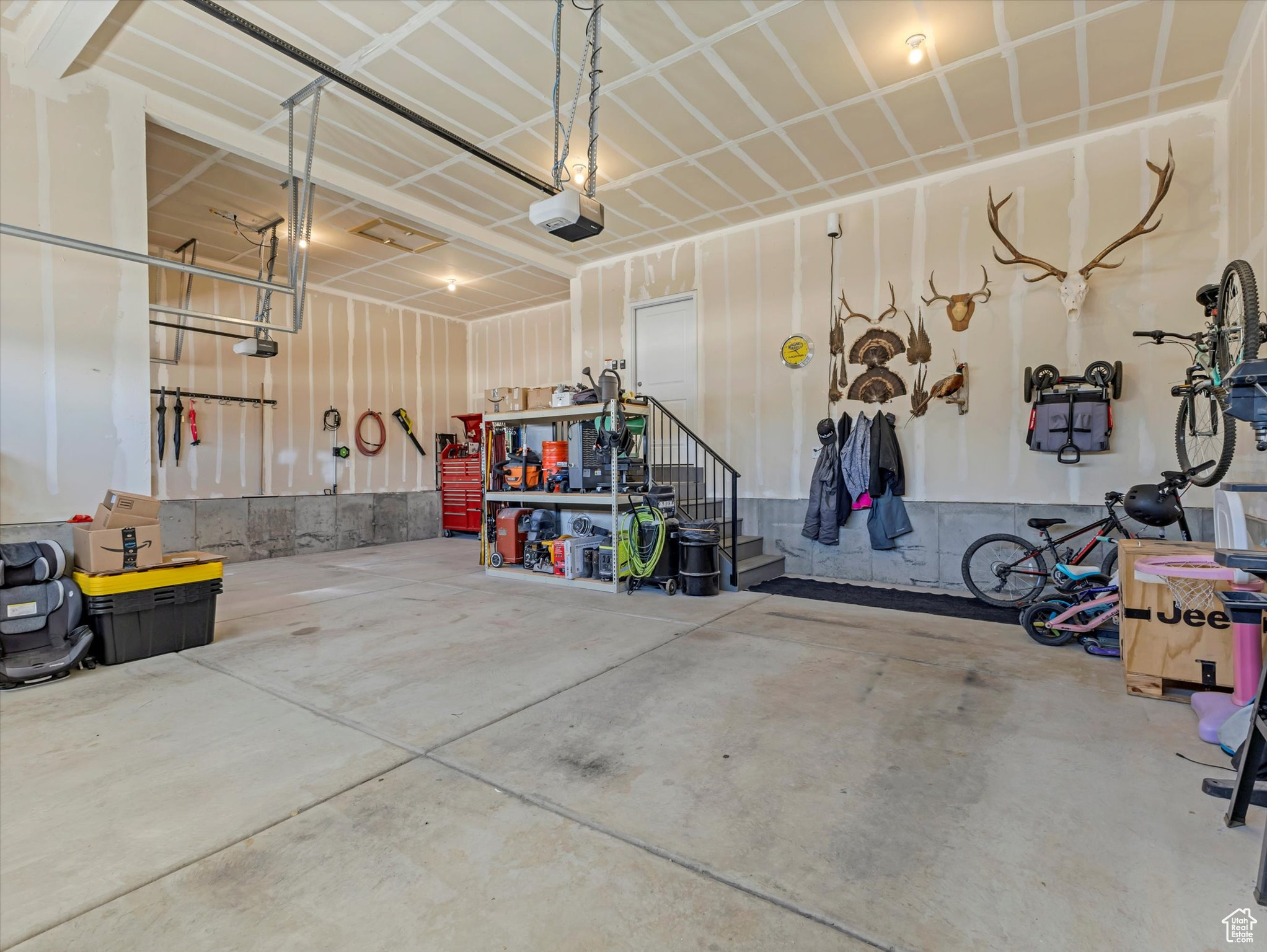 Syracuse, Utah, 84075, United States, 4 Bedrooms Bedrooms, ,3 BathroomsBathrooms,Residential,For Sale,1907244