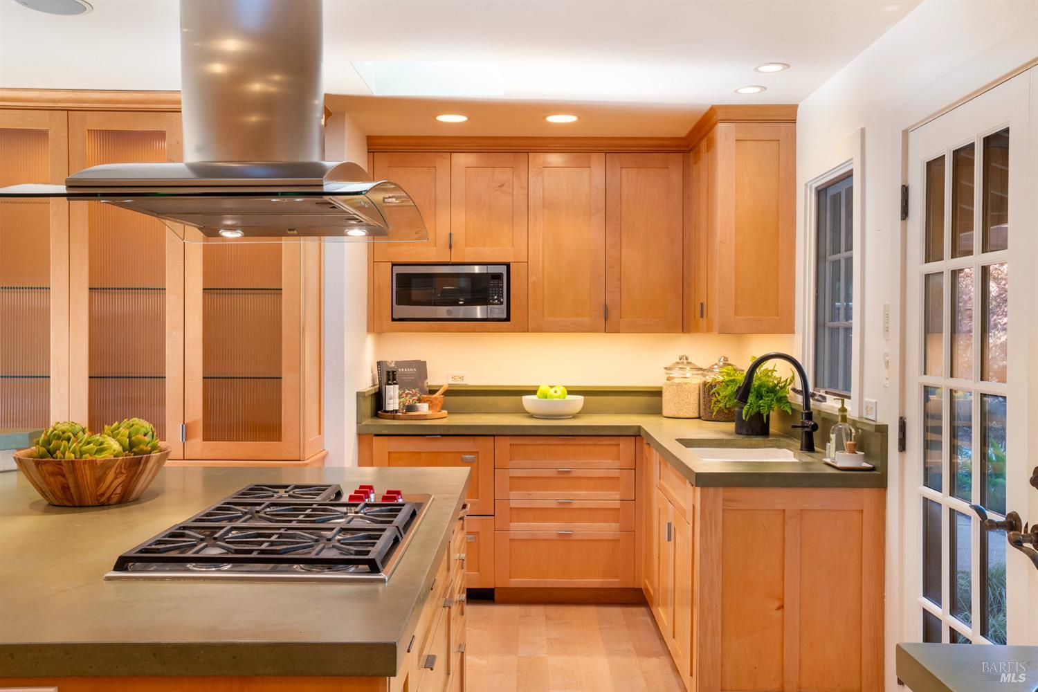 St. Helena, California, 94574, United States, 3 Bedrooms Bedrooms, ,5 BathroomsBathrooms,Residential,For Sale,1998865