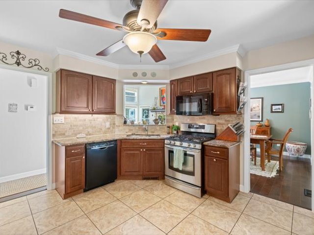 Fort Mill, South Carolina, 29708, United States, 4 Bedrooms Bedrooms, ,3 BathroomsBathrooms,Residential,For Sale,1977828