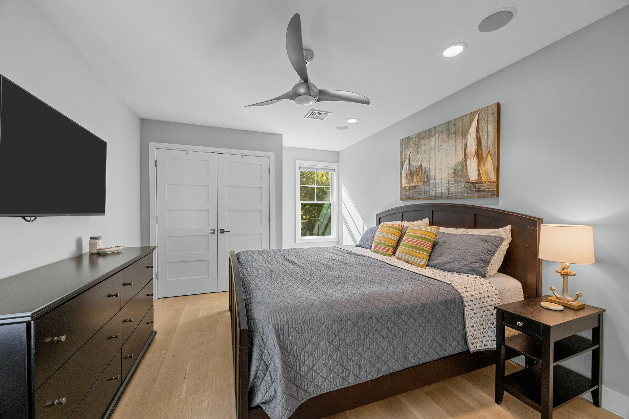  2017-Built Cape Cod Charmer with Fireplace, Fenced Yard and Patio - 物件實景