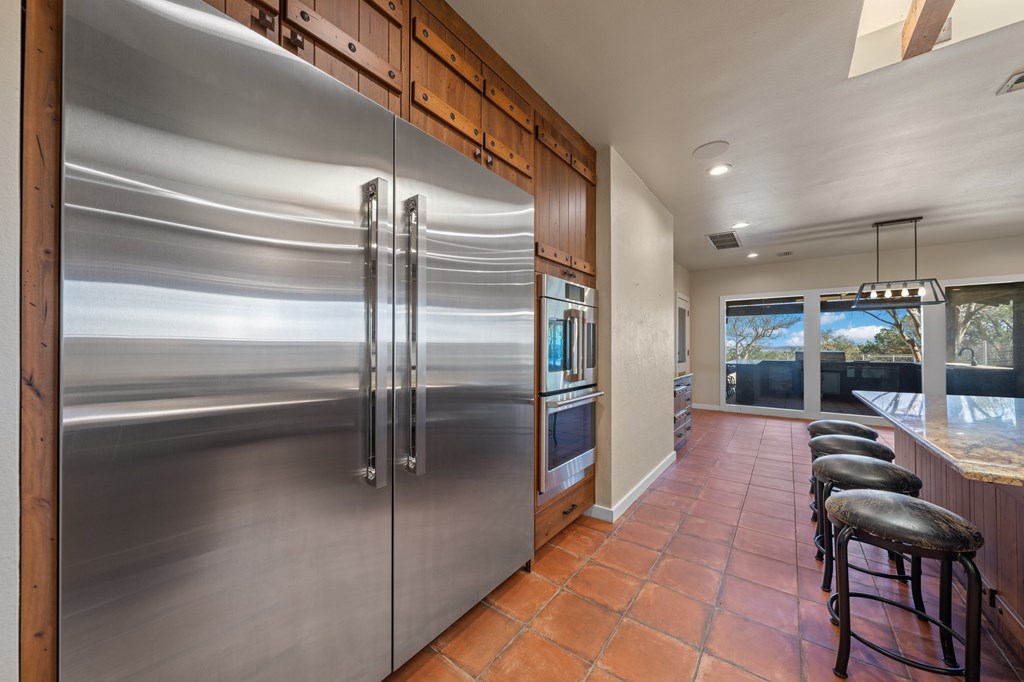 Kerrville, Texas, 78028, United States, 4 Bedrooms Bedrooms, ,5 BathroomsBathrooms,Residential,For Sale,1740072
