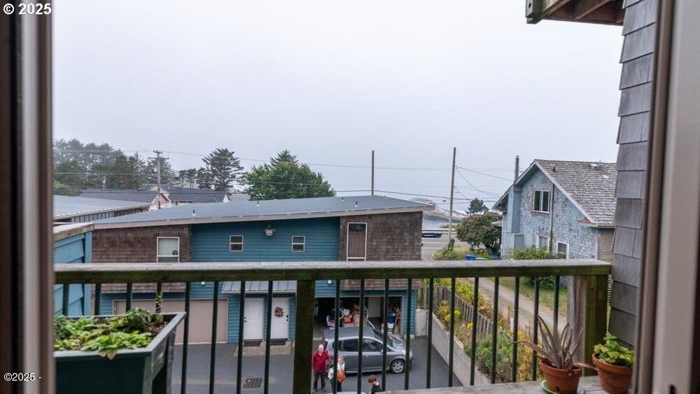 Depoe Bay, Oregon, 97341, United States, 3 Bedrooms Bedrooms, ,4 BathroomsBathrooms,Residential,For Sale,1939228