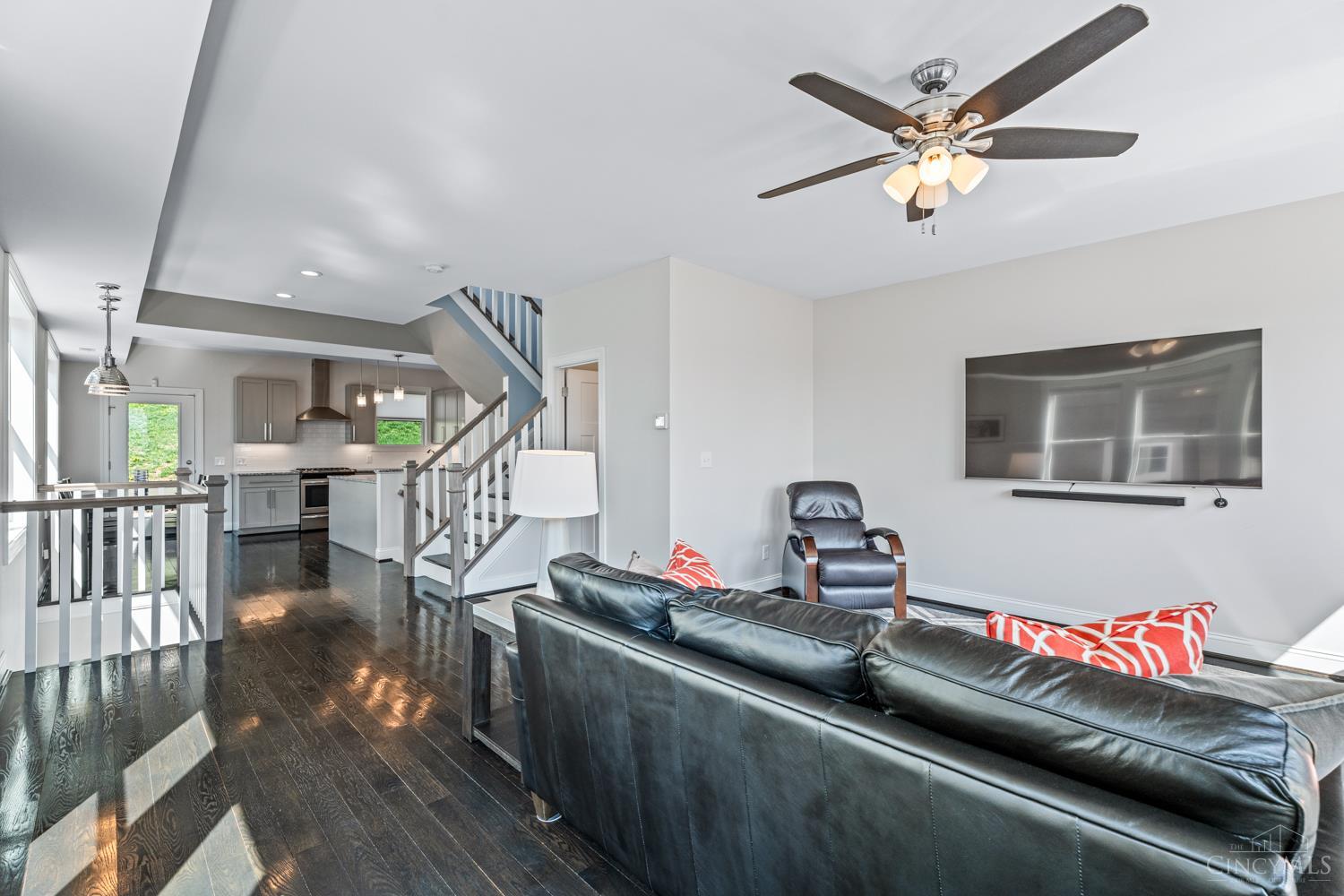 Cincinnati, Ohio, 45202, United States, 3 Bedrooms Bedrooms, ,4 BathroomsBathrooms,Residential,For Sale,1968931