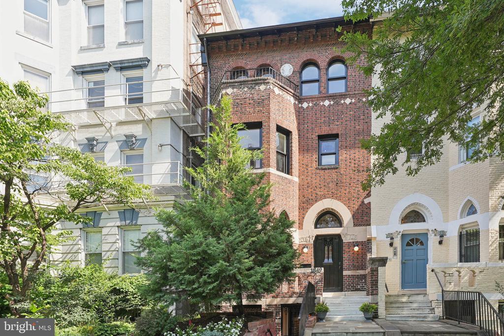 Washington, District of Columbia, 20009, United States, 4 Bedrooms Bedrooms, ,4 BathroomsBathrooms,Residential,For Sale,1902983