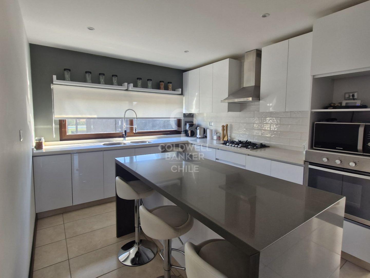 Colina, Chile, 4 Bedrooms Bedrooms, ,3 BathroomsBathrooms,Residential,For Sale,1874460
