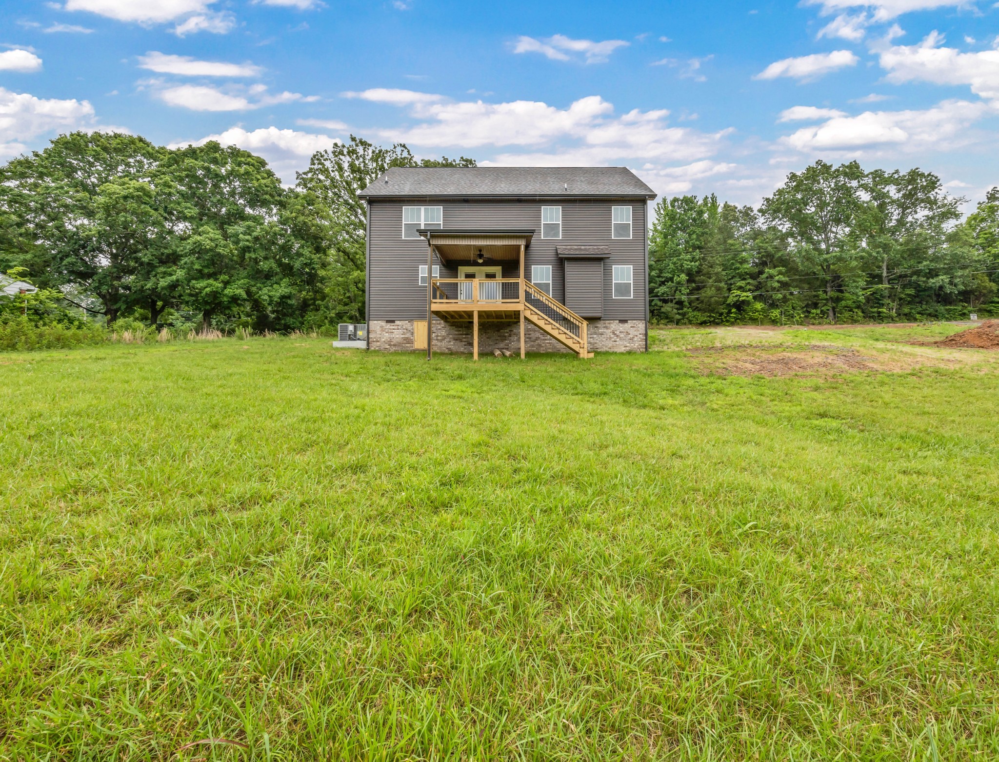 Clarksville, Tennessee, 37040, United States, 4 Bedrooms Bedrooms, ,3 BathroomsBathrooms,Residential,For Sale,1974030