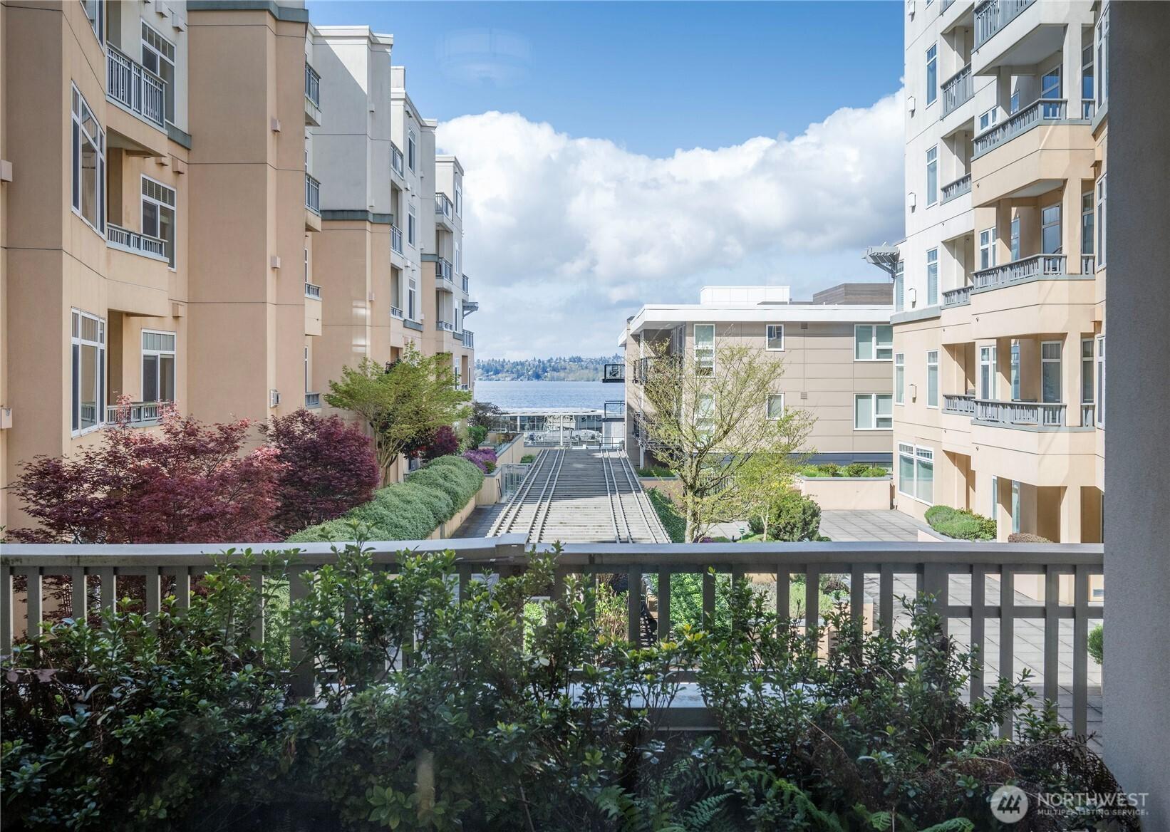 KIRKLAND, Washington, 98033, United States, 1 Bedroom Bedrooms, ,1 BathroomBathrooms,Residential,For Sale,1778230