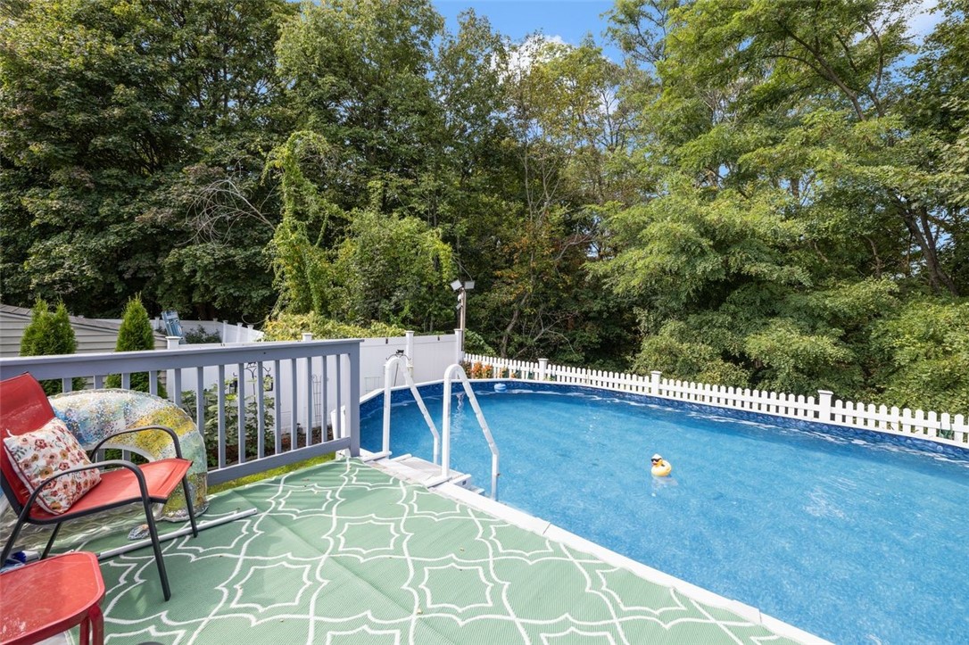 Cranston, Rhode Island, 02910, United States, 3 Bedrooms Bedrooms, ,3 BathroomsBathrooms,Residential,For Sale,1969292