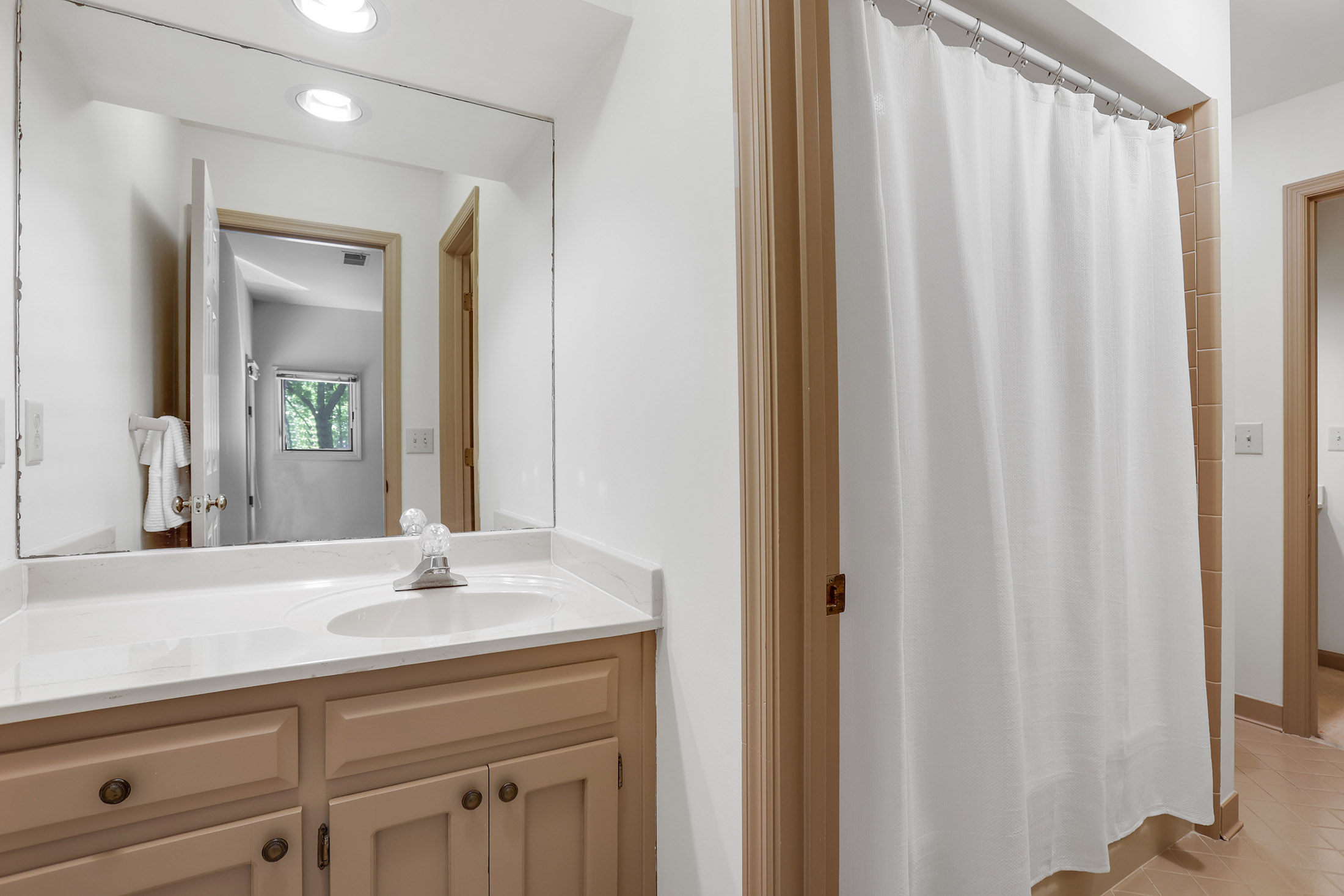  Glen Errol Gem with Daylight Basement and Expansion Potential - 物件實景