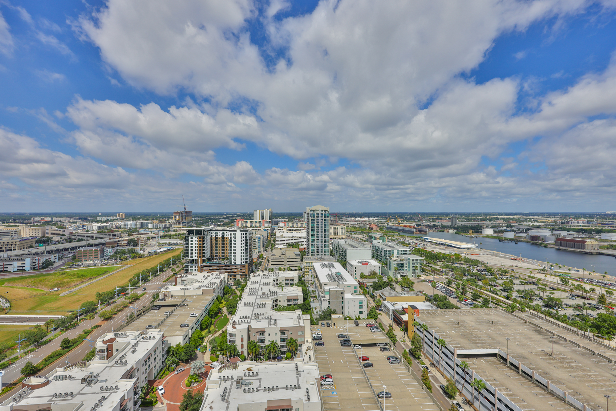 Tampa, Florida, 33602, United States, 3 Bedrooms Bedrooms, ,3 BathroomsBathrooms,Residential,For Sale,1982527