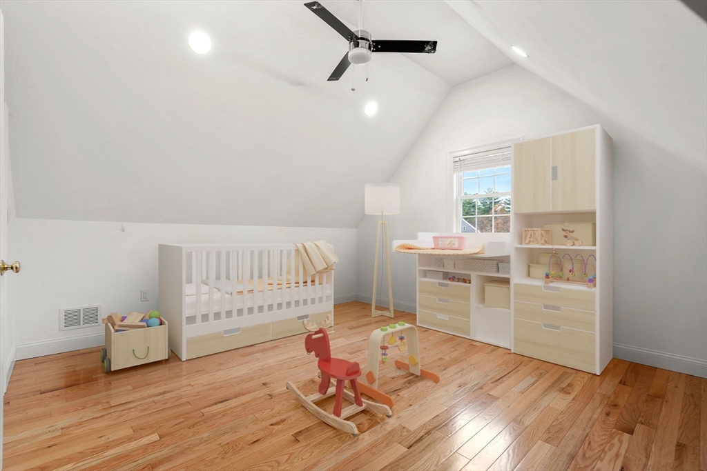 Groton, Massachusetts, 01450, United States, 3 Bedrooms Bedrooms, ,3 BathroomsBathrooms,Residential,For Sale,1988119