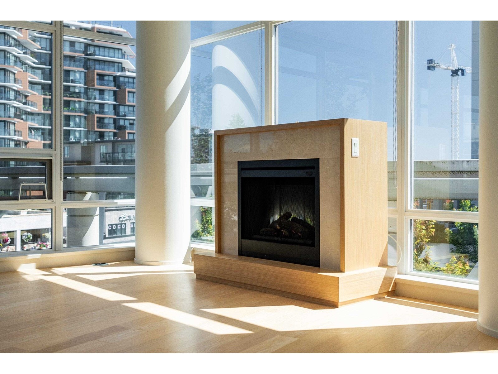 WHITE ROCK, British Columbia, V4B 0A2, CA, 2 Bedrooms Bedrooms, ,2 BathroomsBathrooms,Residential,For Sale,1947534