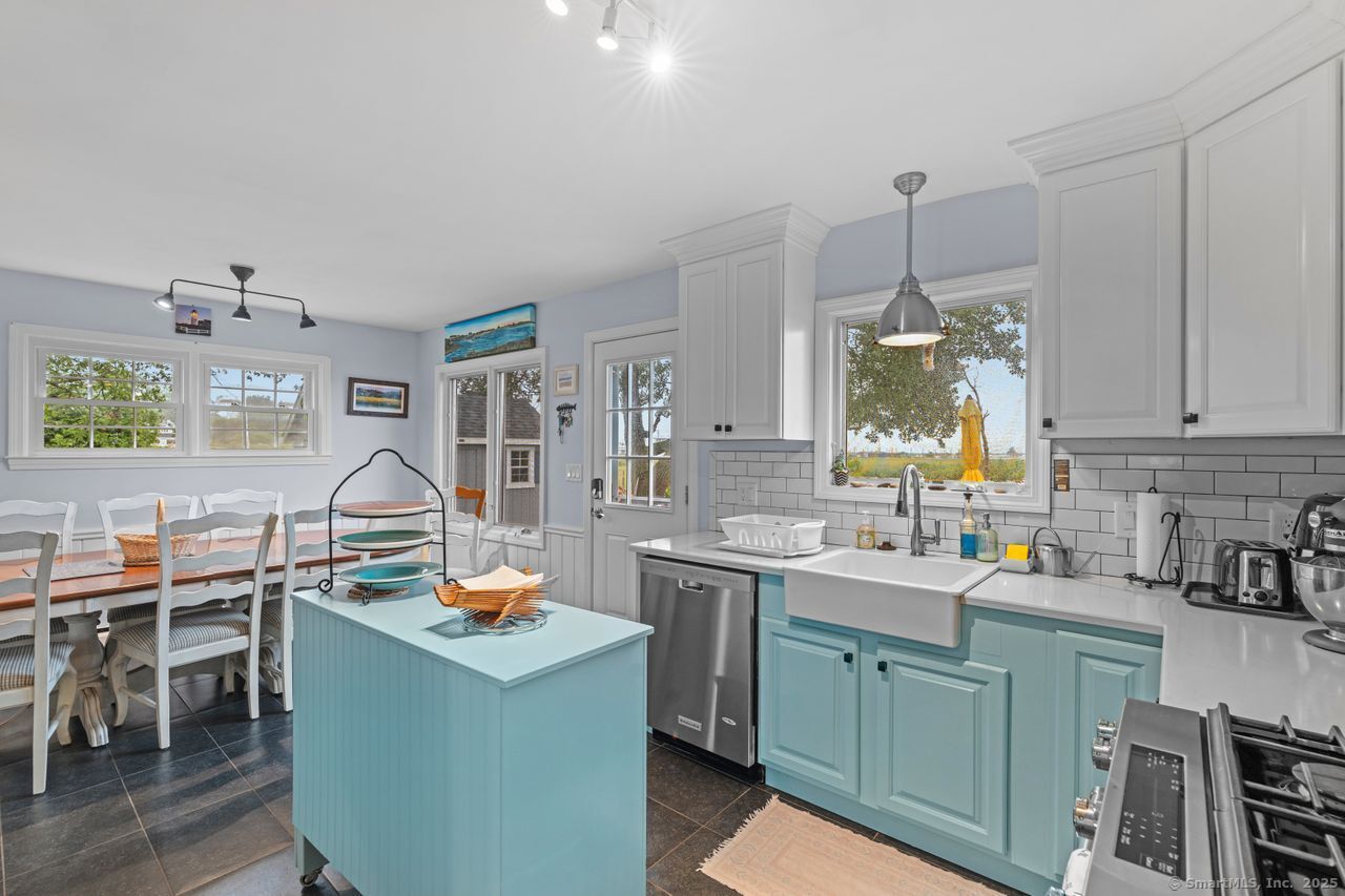 Guilford, Connecticut, 06437, United States, 3 Bedrooms Bedrooms, ,2 BathroomsBathrooms,Residential,For Sale,1906162