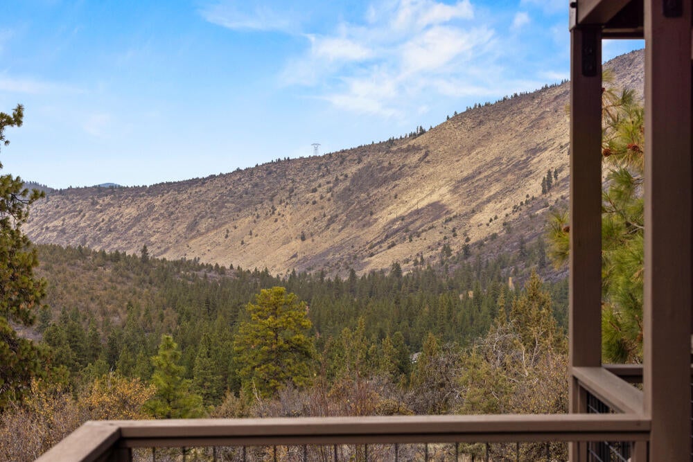 Klamath Falls, Oregon, 97601, United States, 4 Bedrooms Bedrooms, ,3 BathroomsBathrooms,Residential,For Sale,1987766