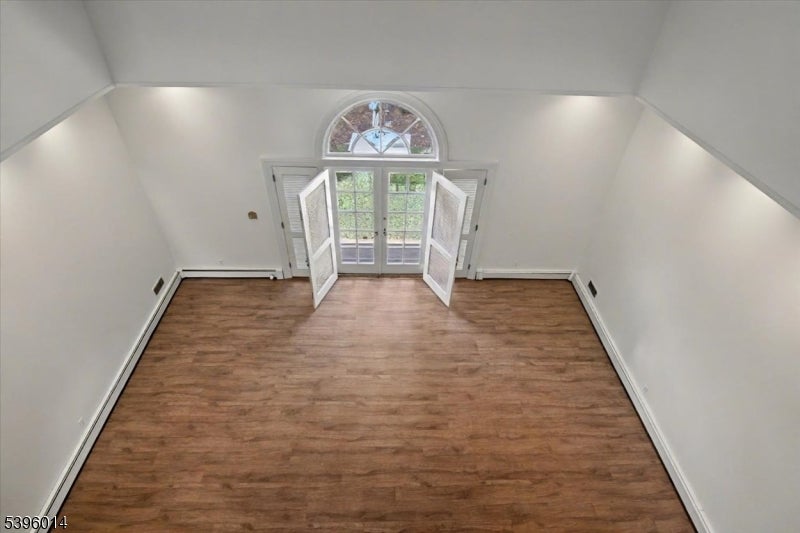 Clifton City, New Jersey, 07013, United States, 5 Bedrooms Bedrooms, ,4 BathroomsBathrooms,Residential,For Sale,1988596