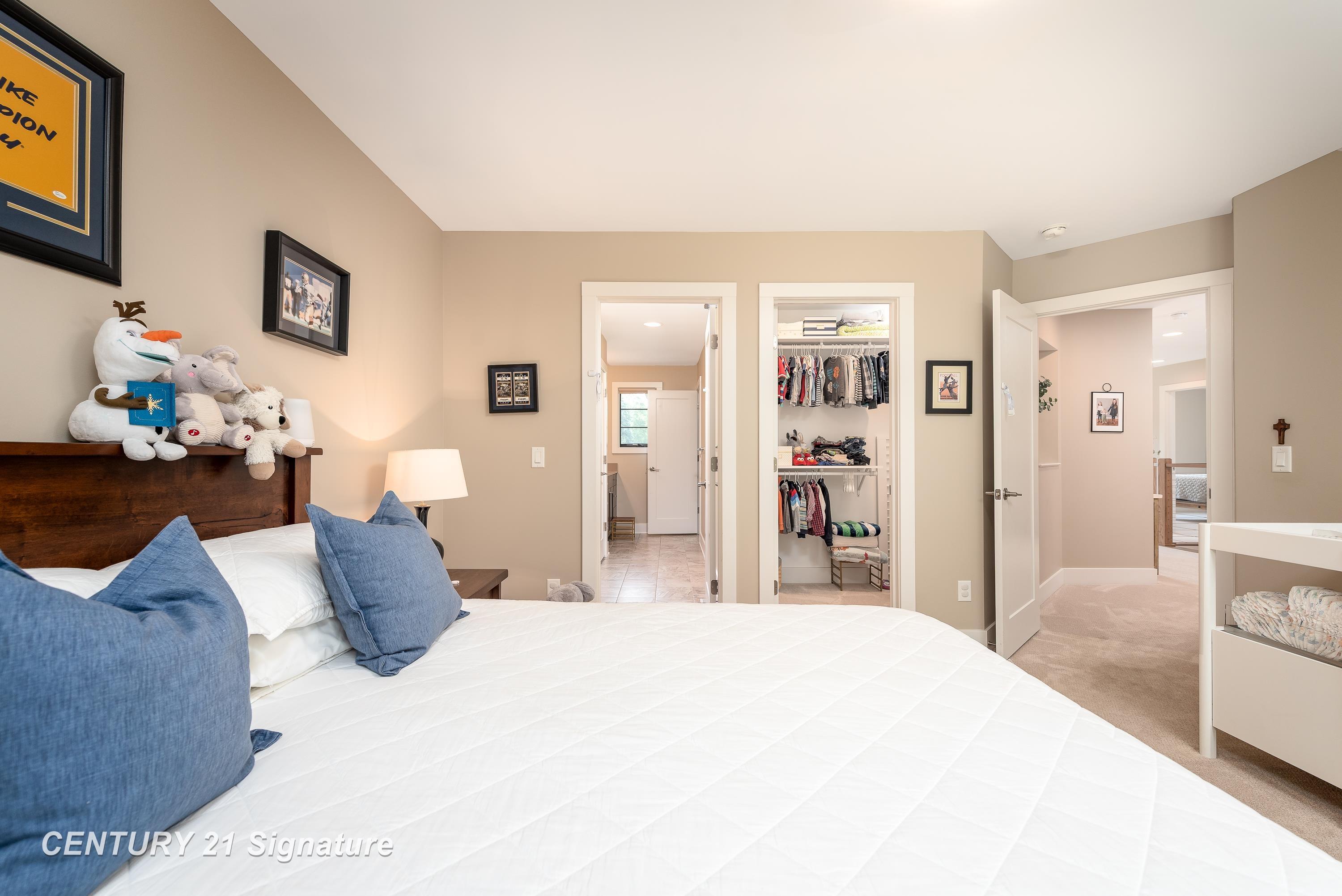 Midland, Michigan, 48642, United States, 4 Bedrooms Bedrooms, ,5 BathroomsBathrooms,Residential,For Sale,1975618