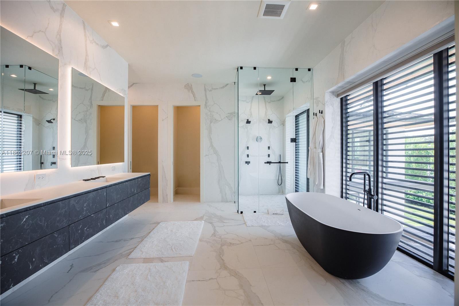 South Miami, Florida, 33143, United States, 6 Bedrooms Bedrooms, ,7 BathroomsBathrooms,Residential,For Sale,1925819
