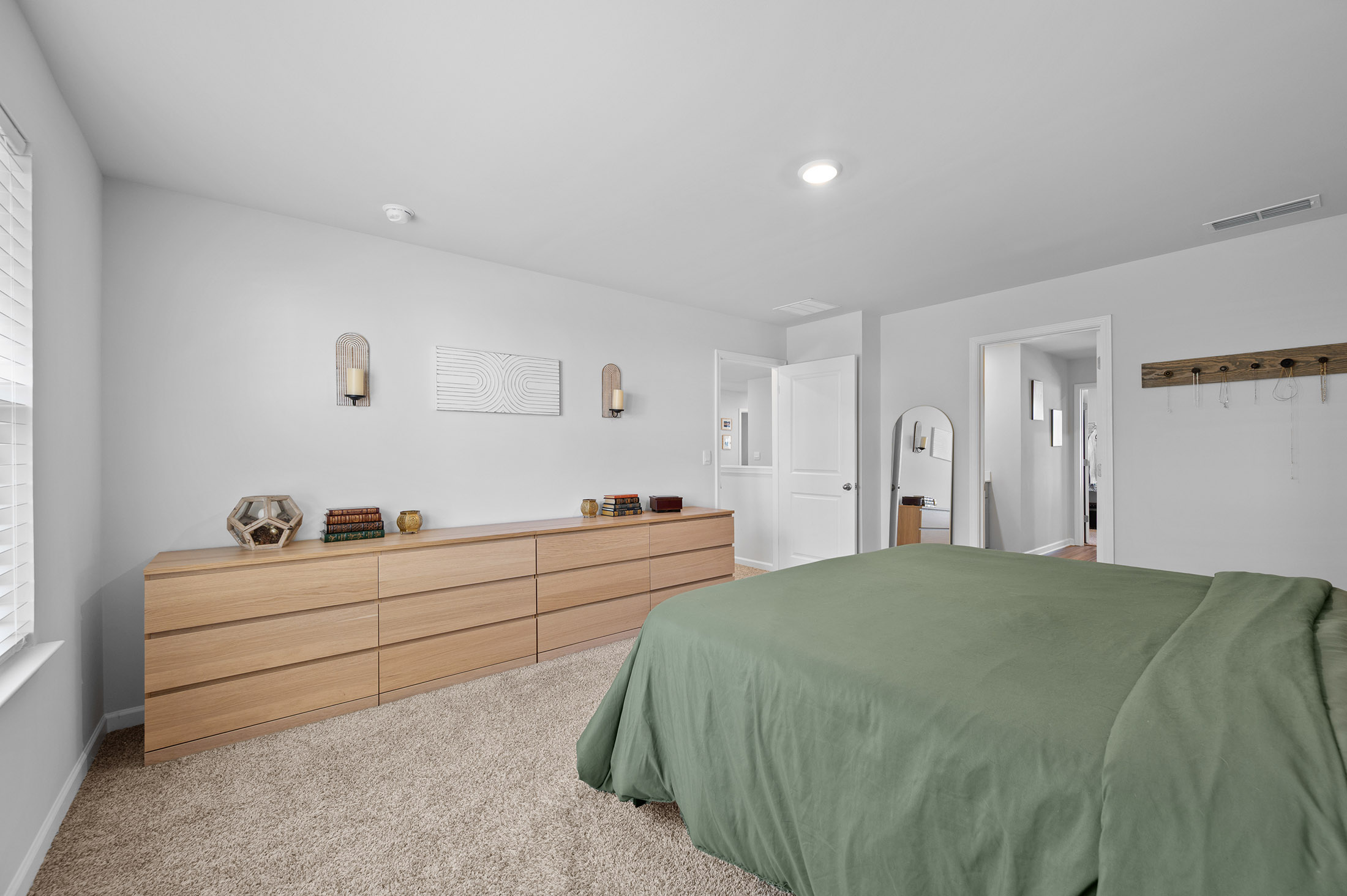  Move-In-Ready Living with a Home Office and Media Loft - 物件實景