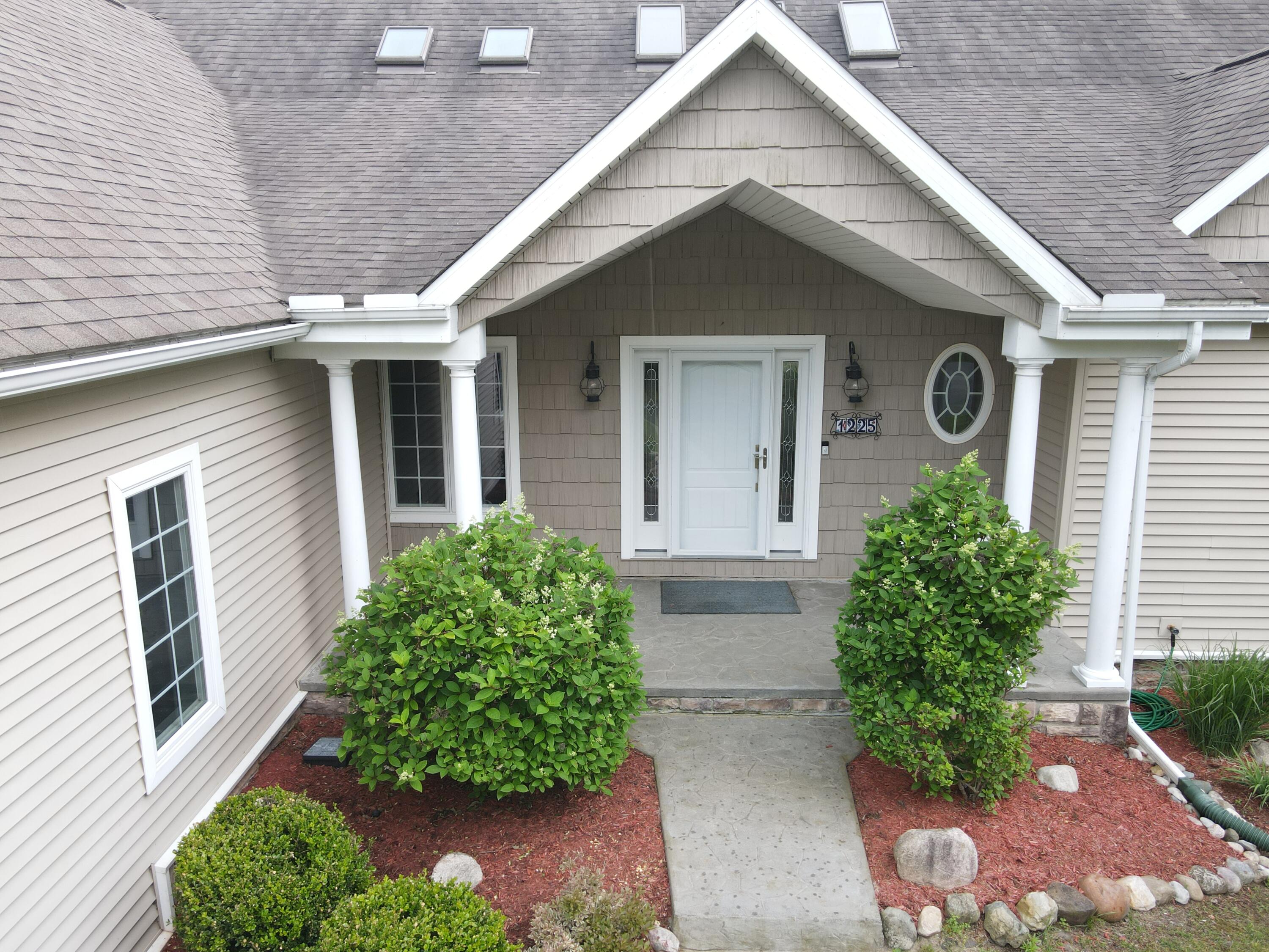 Alpena, Michigan, 49707, United States, 4 Bedrooms Bedrooms, ,4 BathroomsBathrooms,Residential,For Sale,1922975