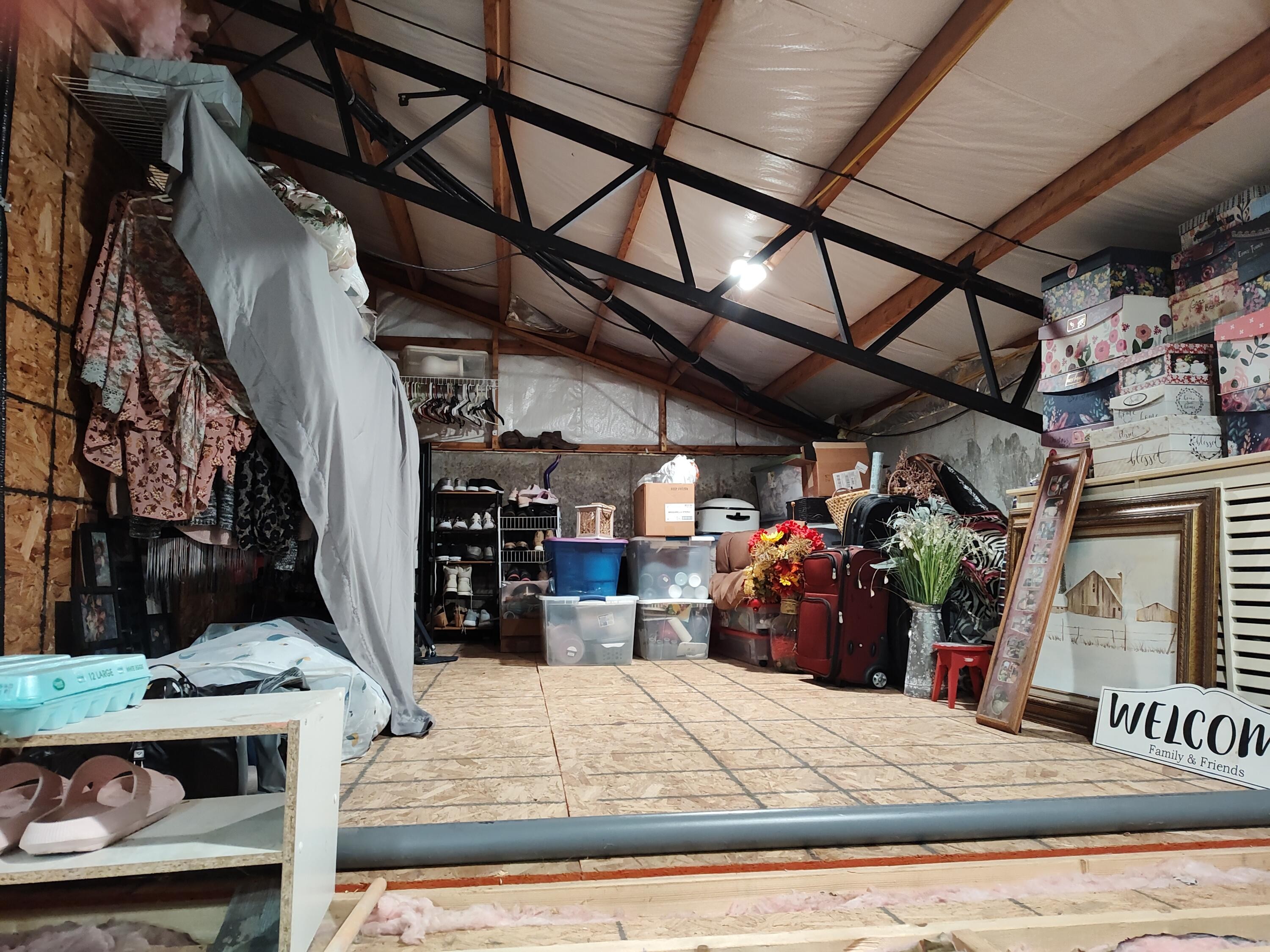 Bolivar, Missouri, 65613, United States, 2 Bedrooms Bedrooms, ,3 BathroomsBathrooms,Residential,For Sale,1975211