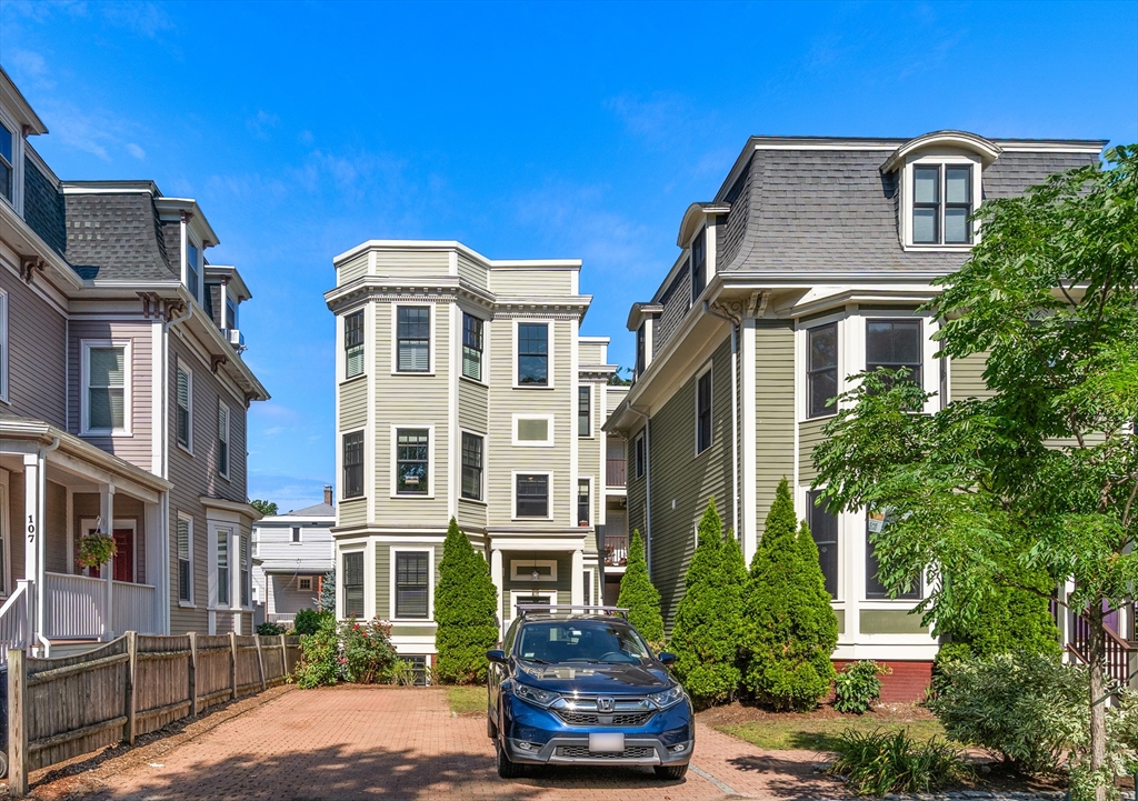Cambridge, Massachusetts, 02139, United States, 4 Bedrooms Bedrooms, ,3 BathroomsBathrooms,Residential,For Sale,1939479
