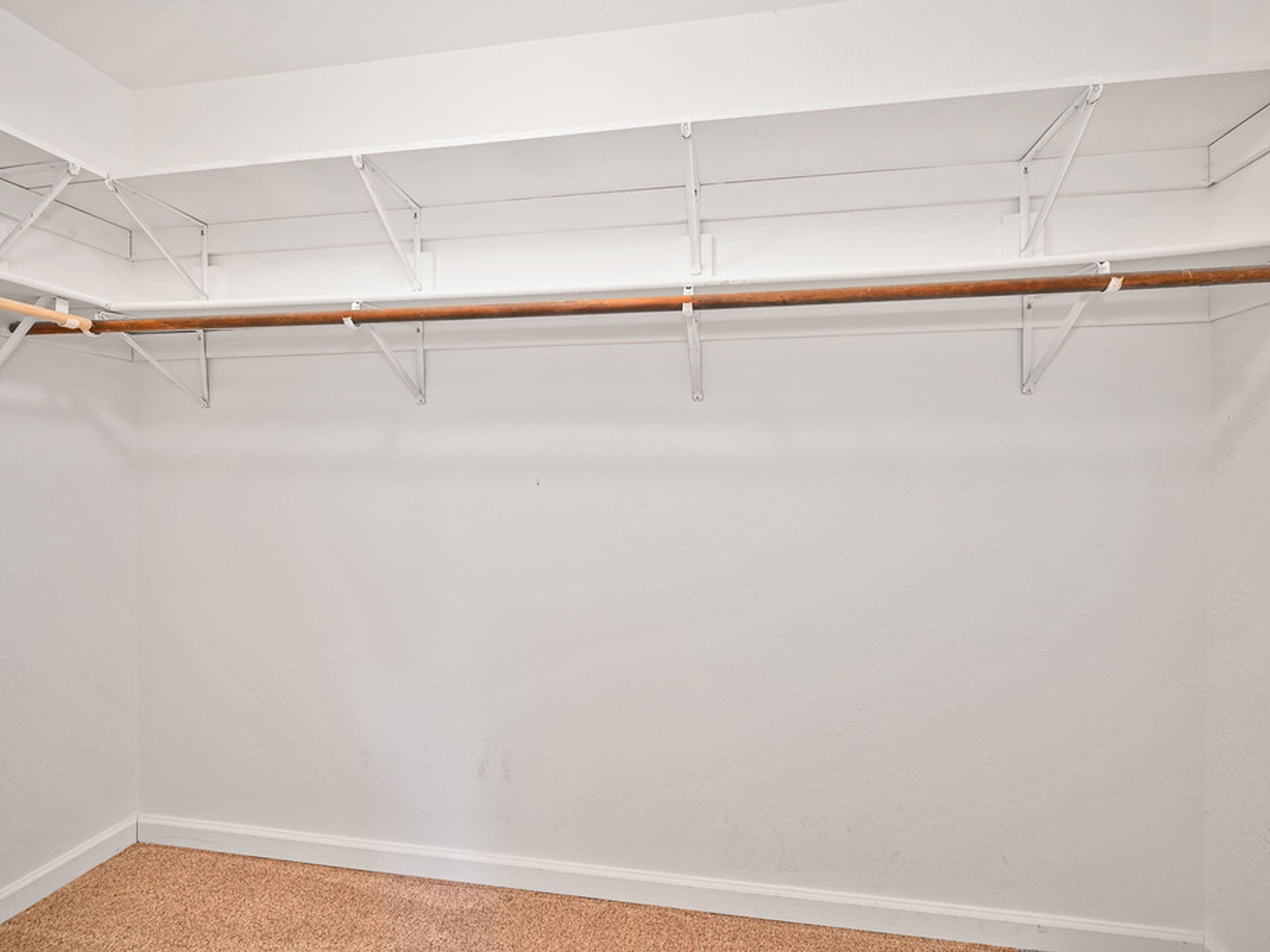  2712 Stoughton Way, Sacramento, CA 95827 - 物件實景