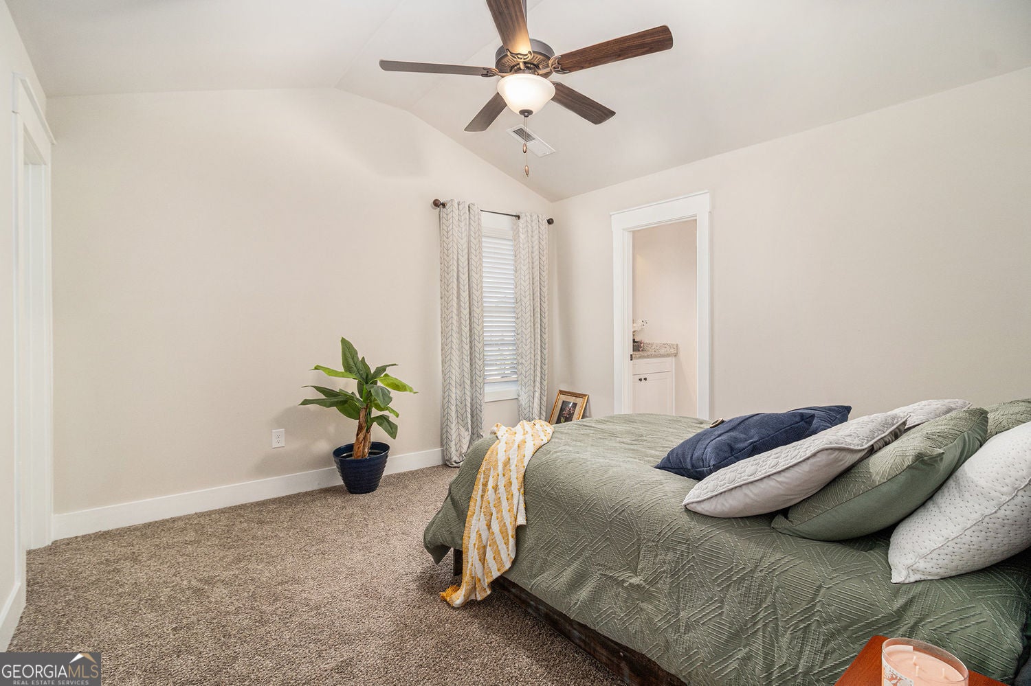 Senoia, Georgia, 30276, United States, 5 Bedrooms Bedrooms, ,4 BathroomsBathrooms,Residential,For Sale,1985823