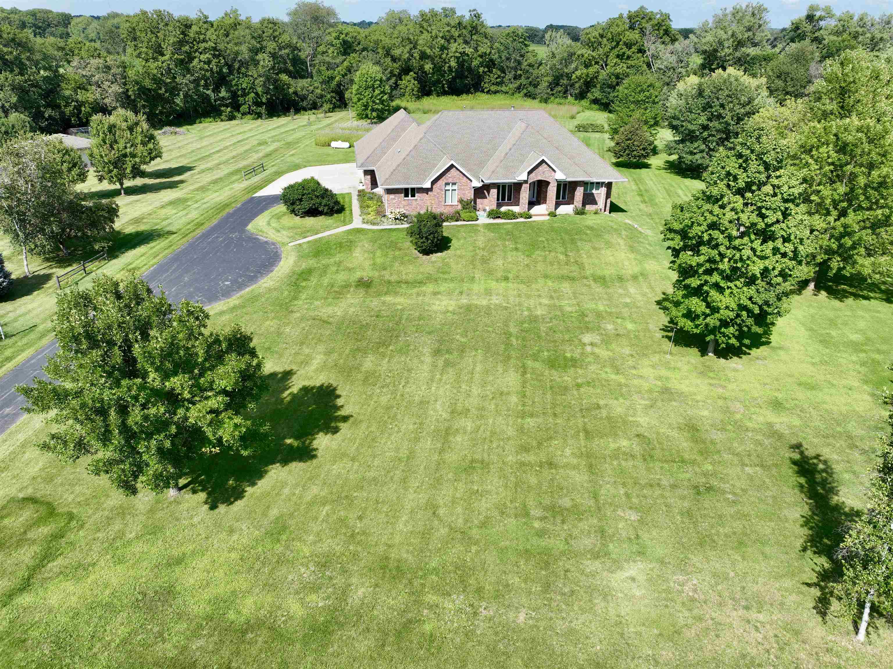 Janesville, Wisconsin, 53545, United States, 5 Bedrooms Bedrooms, ,4 BathroomsBathrooms,Residential,For Sale,1921861