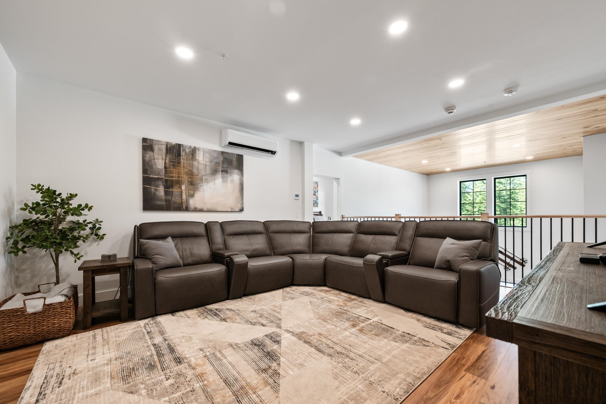 Conway, New Hampshire, 03860, United States, 3 Bedrooms Bedrooms, ,2 BathroomsBathrooms,Residential,For Sale,1991072