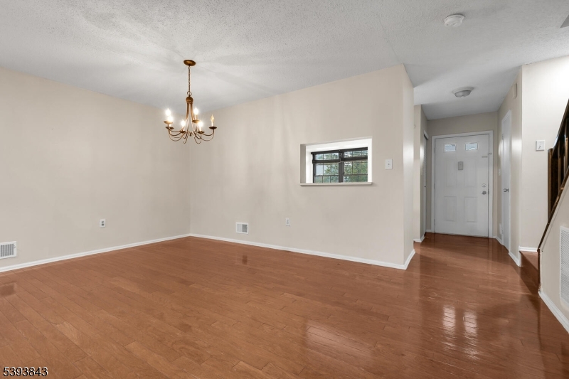 Bernards Twp., New Jersey, 07920, United States, 2 Bedrooms Bedrooms, ,3 BathroomsBathrooms,Residential,For Sale,1972655