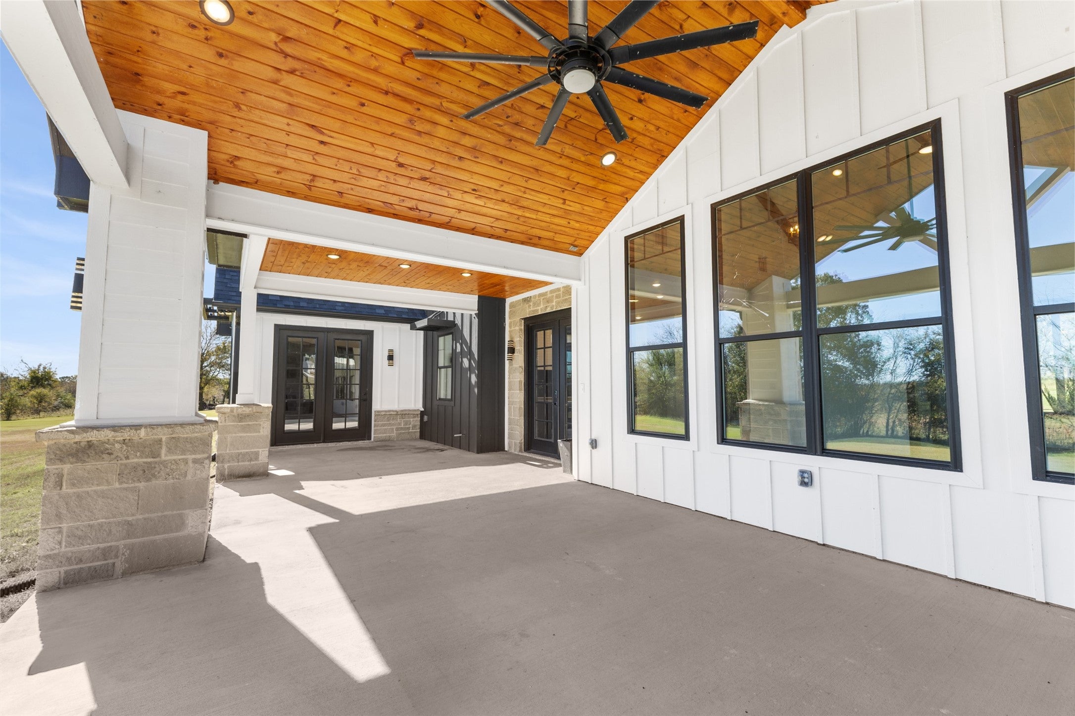 Sulphur Springs, Texas, 75482, United States, 4 Bedrooms Bedrooms, ,4 BathroomsBathrooms,Residential,For Sale,1990973