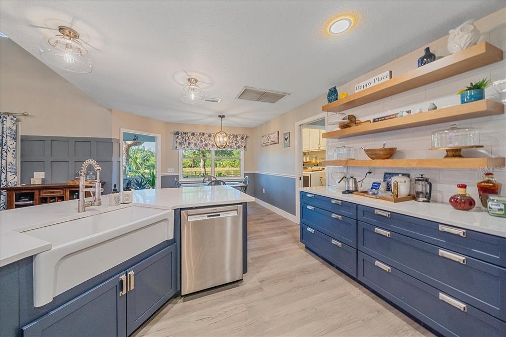 Bradenton, Florida, 34212, United States, 4 Bedrooms Bedrooms, ,3 BathroomsBathrooms,Residential,For Sale,1987592