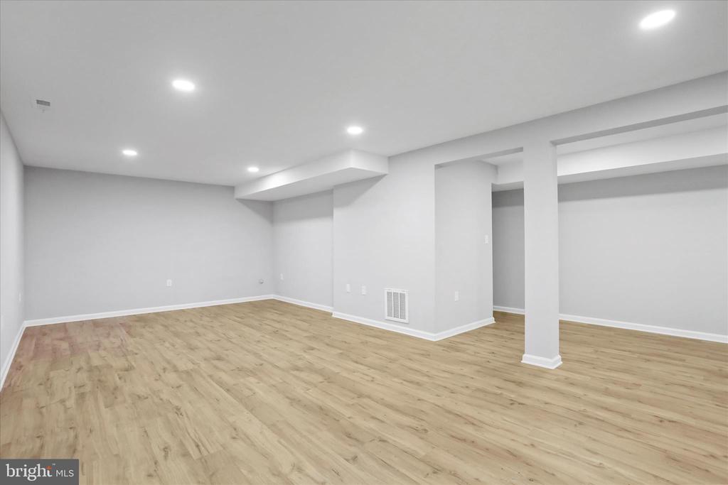 Front Royal, Virginia, 22630, United States, 3 Bedrooms Bedrooms, ,3 BathroomsBathrooms,Residential,For Sale,1996809