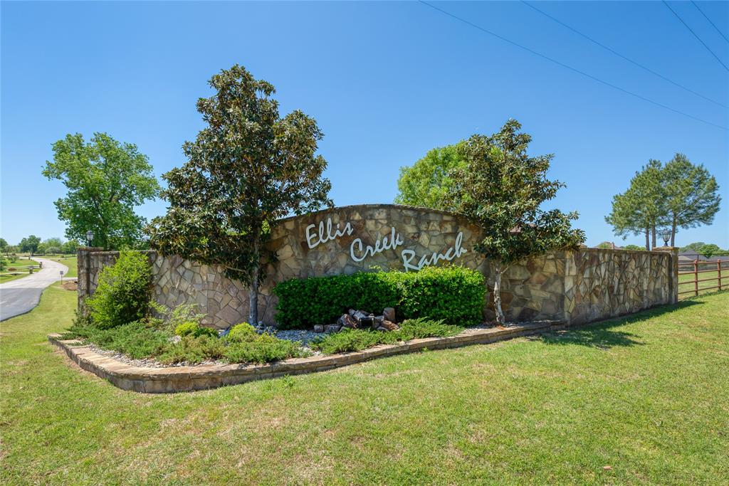 Weatherford, Texas, 76085, United States, 3 Bedrooms Bedrooms, ,3 BathroomsBathrooms,Residential,For Sale,1892460