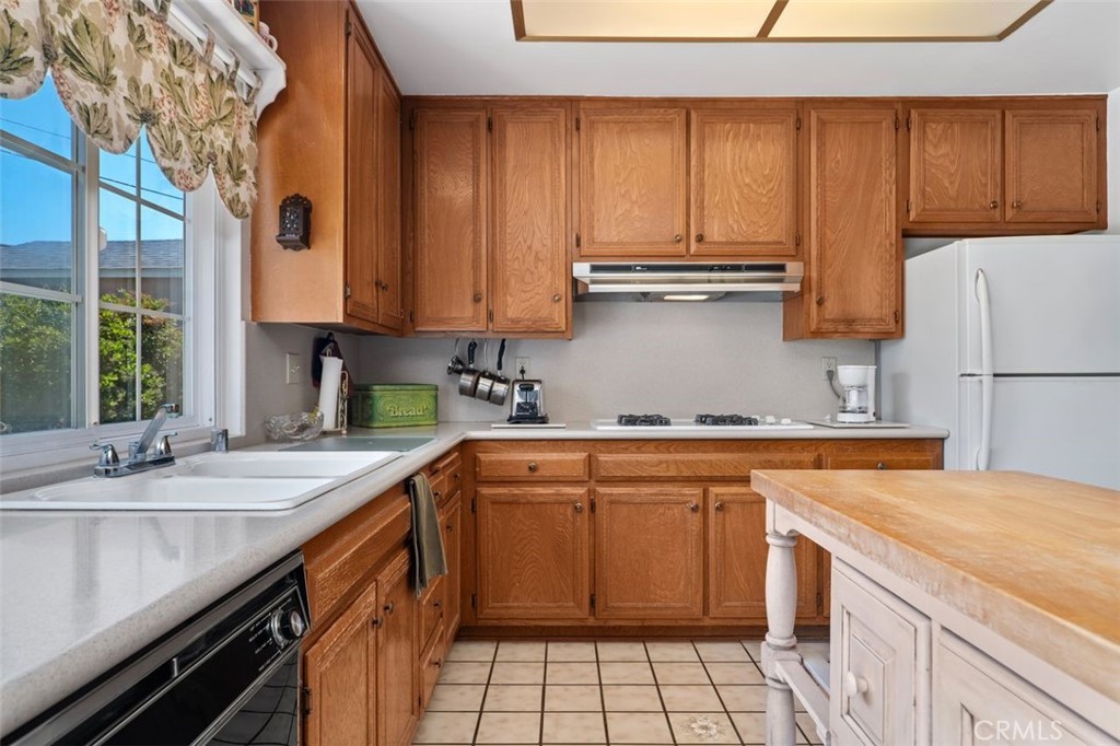 Orange, California, 92867, United States, 4 Bedrooms Bedrooms, ,2 BathroomsBathrooms,Residential,For Sale,1902467